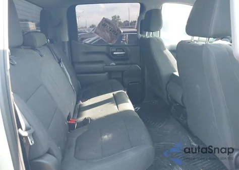 2021 Chevrolet Silverado 1500 2Wd Short Bed Custom z USA, uszkodzony, nr VIN 3GCPWBEK9MG465882